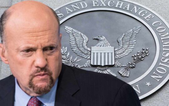 Jim Cramer Expects SEC to 'Do a Roundup' of Uncompliant Crypto Firms — Urges Investors to Get Out of Crypto Now