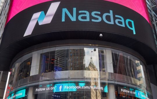 A positive correlation between Bitcoin and Nasdaq 100 offers opportunities to trade Bitcoin