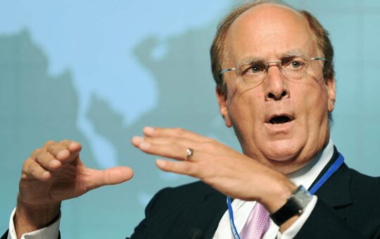 BlackRock CEO Larry Fink Declares Bitcoin an Asset Class Comparable to Gold