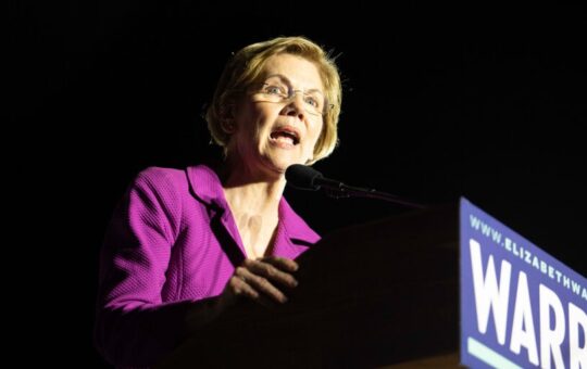 Elizabeth Warren Demands David Sacks Prove He Isn't 'Directly Profiting' From Trump Crypto Policies